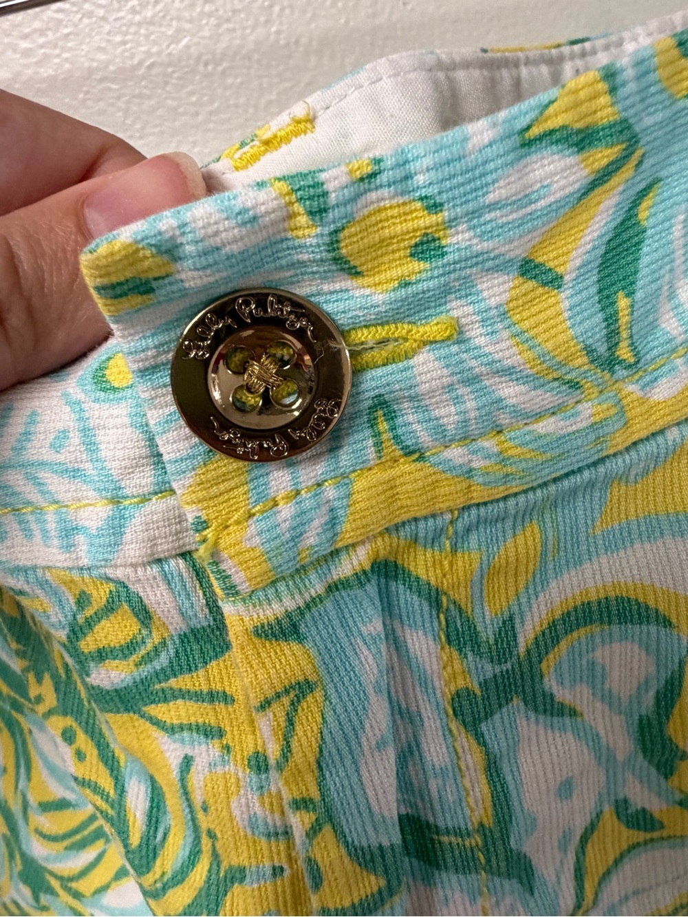 Lilly Pulitzer Callahan Shorts Dandelion Yellow Beach Gypsies Size 12 - Picture 3 of 6
